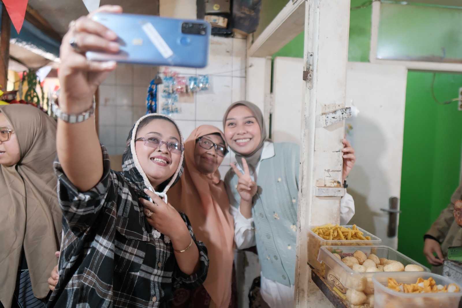 Dari Nyeblak di Teh Rena, Sampai Ngebaso di Mang Ono, Putri Karlina Kunjungi UMKM Garut untuk Dukung Ekonomi